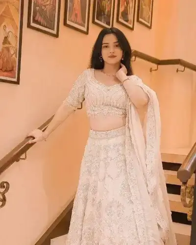 Escort Service In Bhavra
